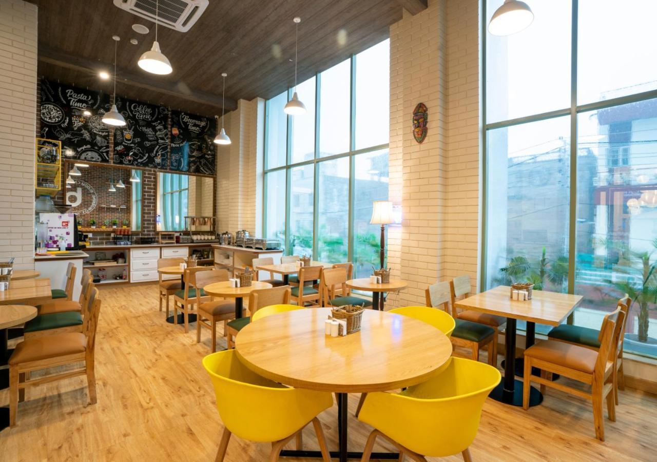 Bloom Hotel - Джамму Экстерьер фото